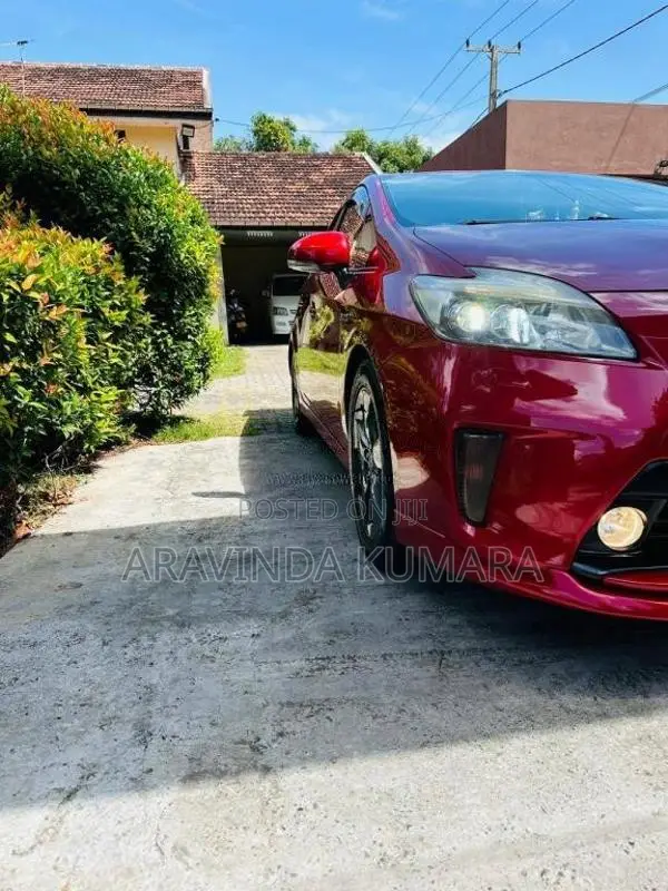Toyota Prius 3rd 2012 Car (Used)