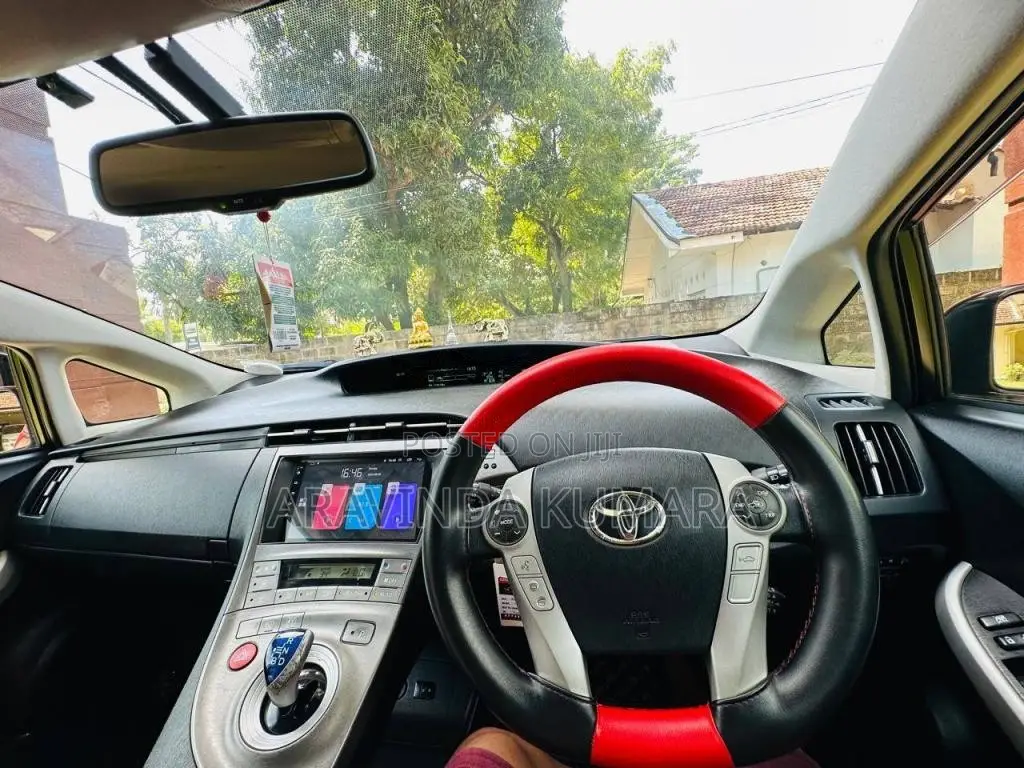 Toyota Prius 3rd 2012 Car (Used)