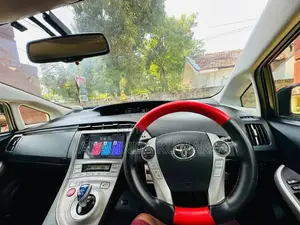 Toyota Prius 3rd 2012 Car (Used)