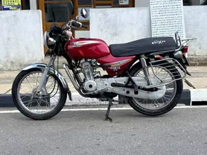 Bajaj Boxer 2002 Motorbike (Used)