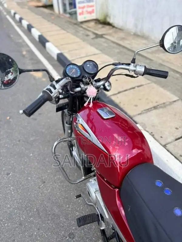 Bajaj Boxer 2002 Motorbike (Used)