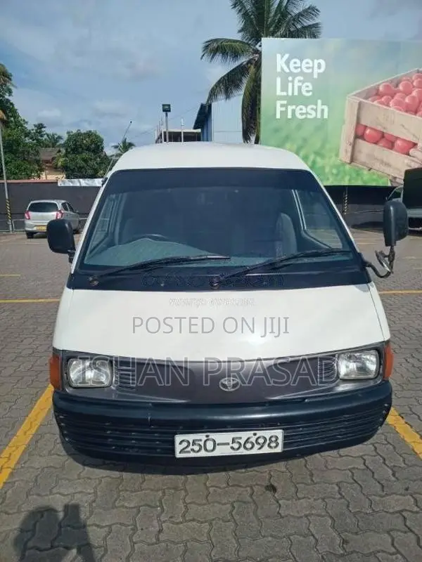 Toyota CR27 1992 Van (Used)