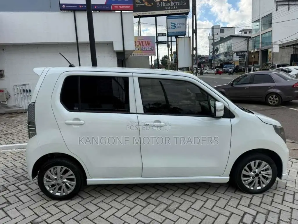 Suzuki Wagon R FZ 2015 Car (Used)