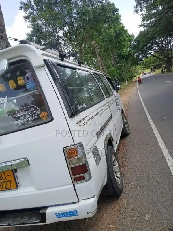Nissan Caravan 1997 Van (Used)