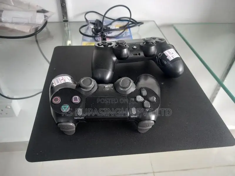 PS4 Gaming Console