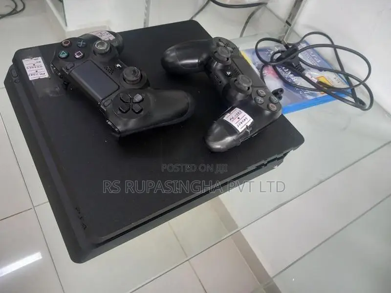 PS4 Gaming Console
