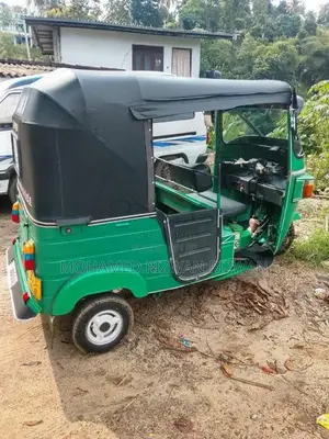 Bajaj 4 stroke 2011 Three Wheel (Used)