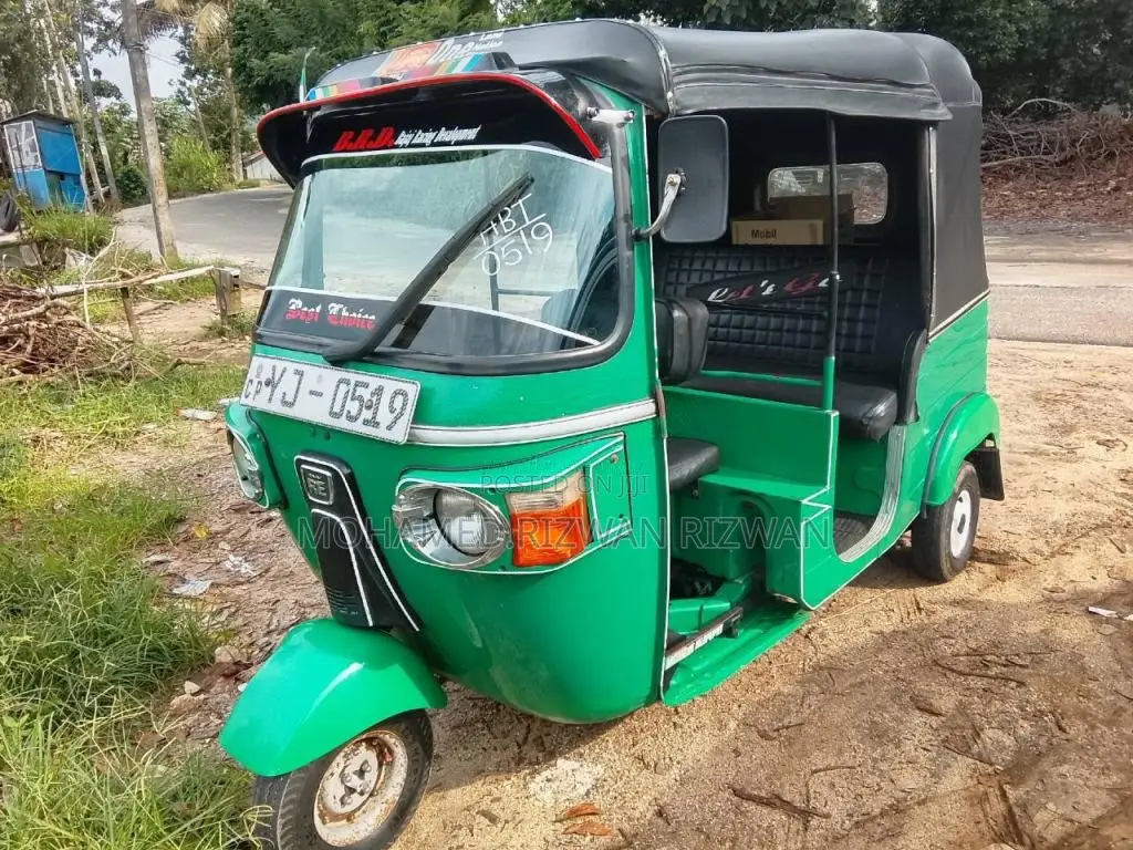 Bajaj 4 stroke 2011 Three Wheel (Used)