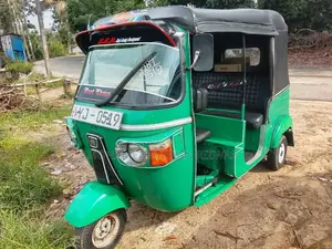 Bajaj 4 stroke 2011 Three Wheel (Used)