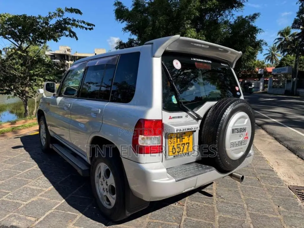 Mitsubishi Pajero GDI IO 2001 SUV (Used)