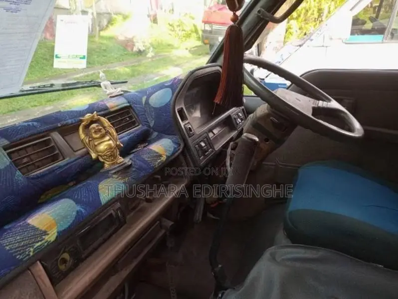 Isuzu Fargo 1986 Van (Used)