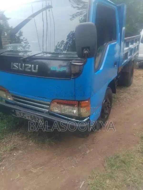 Isuzu Tipper 2000 Lorry (Used)