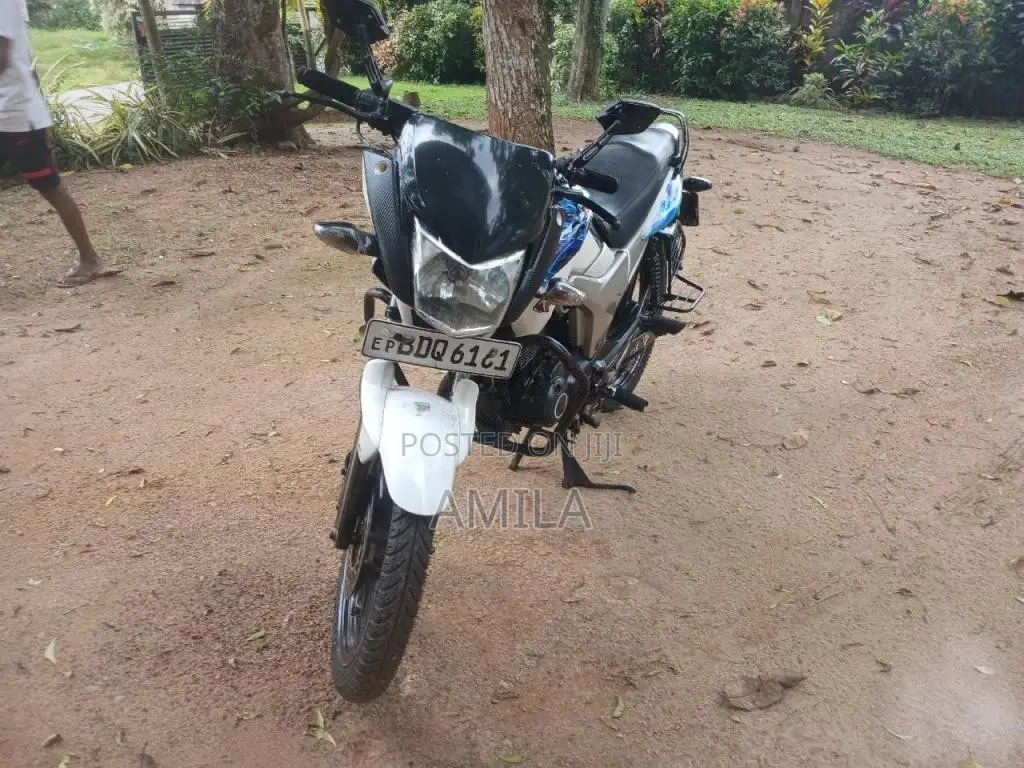 Hero Hunk 2017 Motorbike (Used)