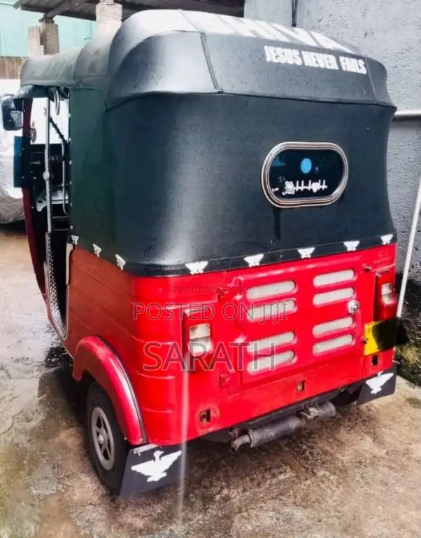 Bajaj 4 Stroke 2015 Three Wheel (Used)