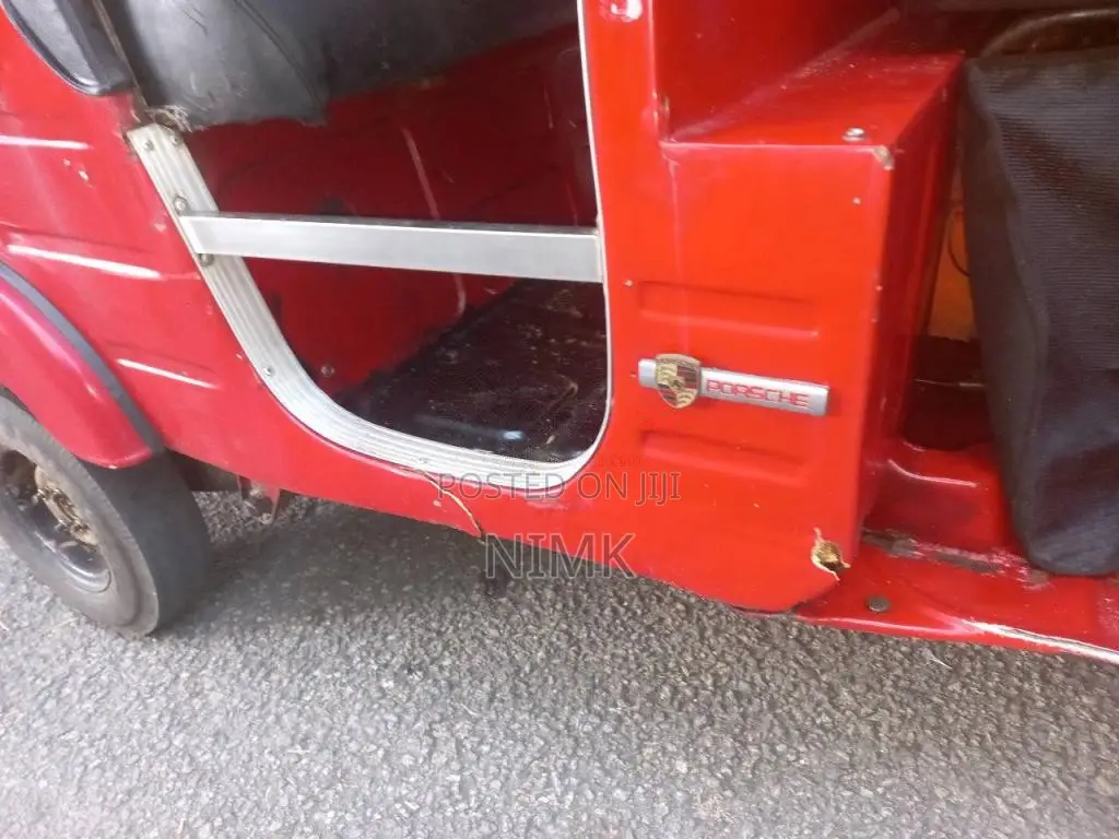 Bajaj RE 2 Stroke 2004 Three Wheel (Used)