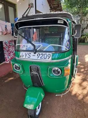 Bajaj RE 205 2011 Three Wheel (Used)