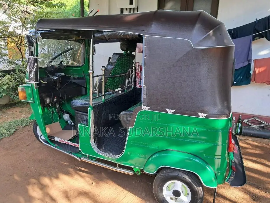 Bajaj RE 205 2011 Three Wheel (Used)