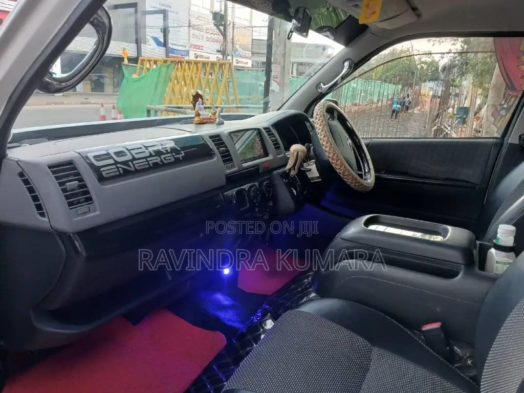 Toyota KDH 2009 Van (Used)