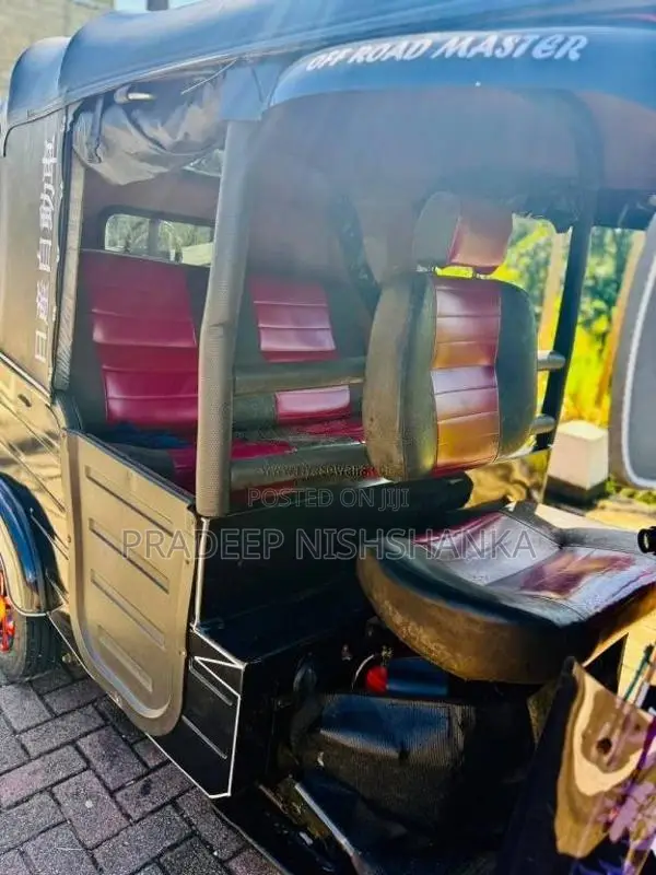 Bajaj 4 stroke 2010 Three Wheel (Used)
