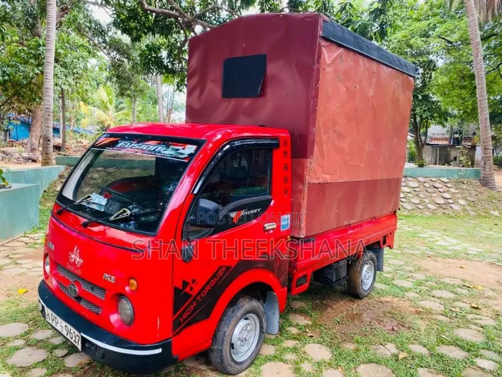 Tata Dimo Batta 2010 Lorry (Used)