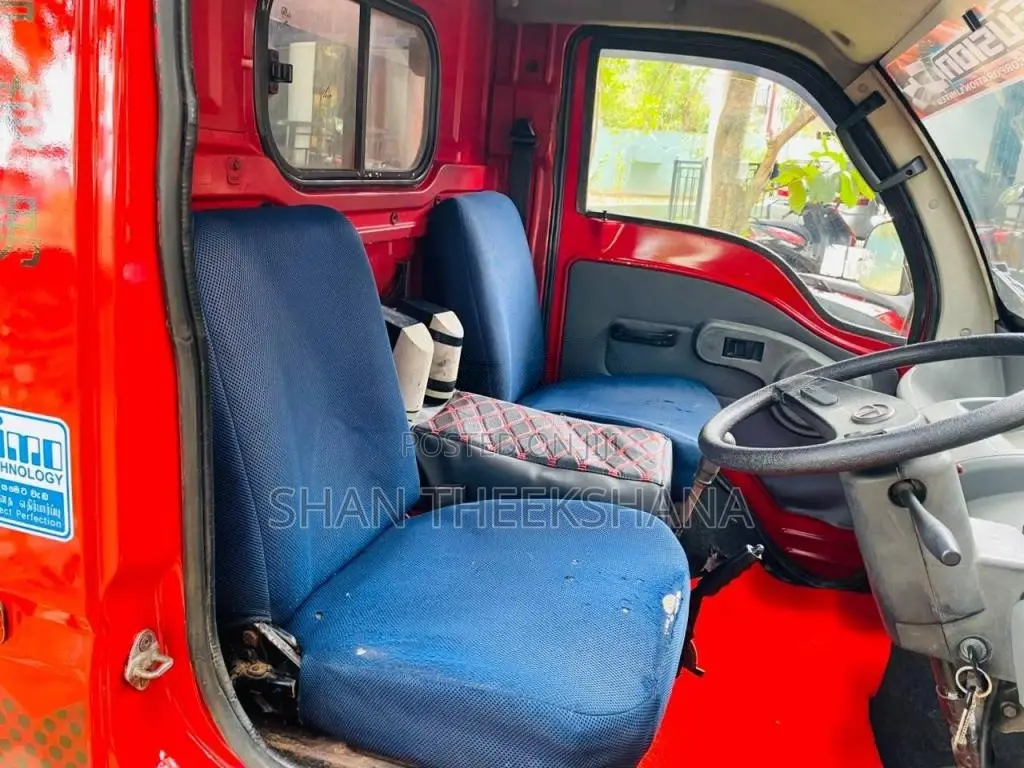 Tata Dimo Batta 2010 Lorry (Used)