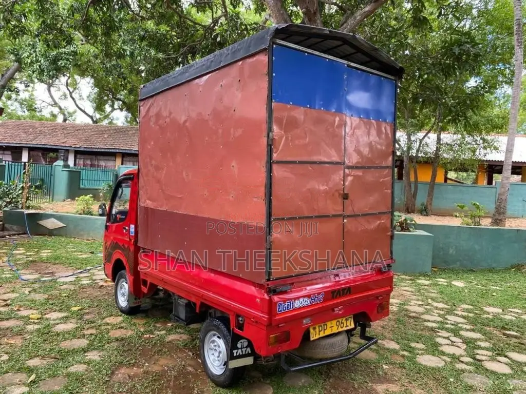 Tata Dimo Batta 2010 Lorry (Used)