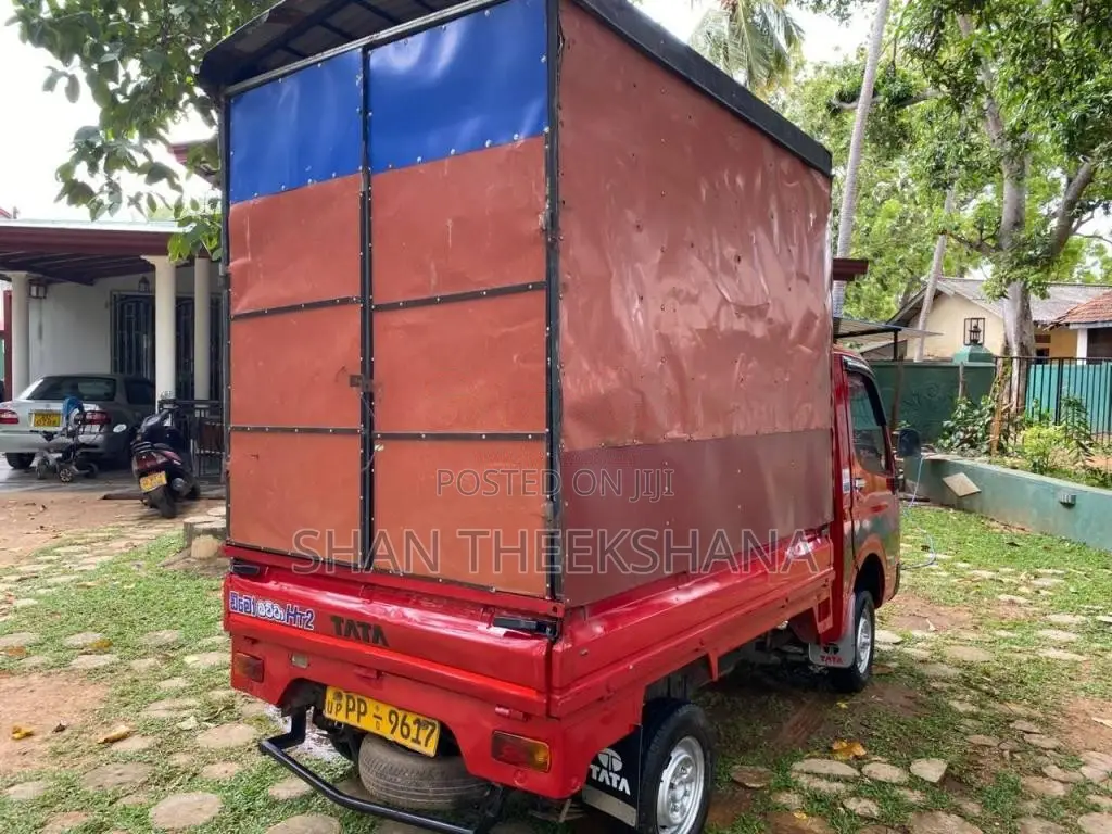 Tata Dimo Batta 2010 Lorry (Used)