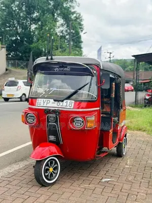 Bajaj 4 stroke 2011 Three Wheel (Used)