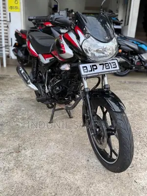 Bajaj Discover 2024 Motorbike (Used)