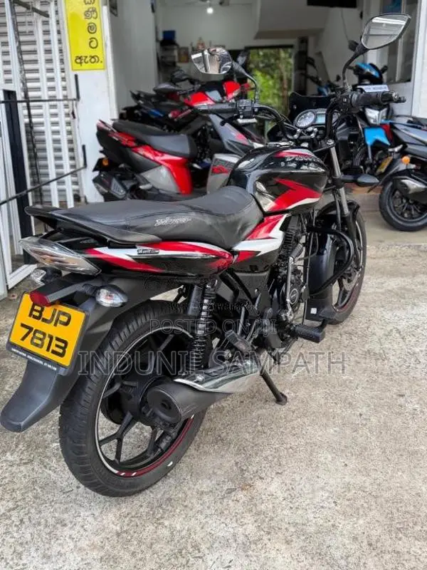 Bajaj Discover 2024 Motorbike (Used)