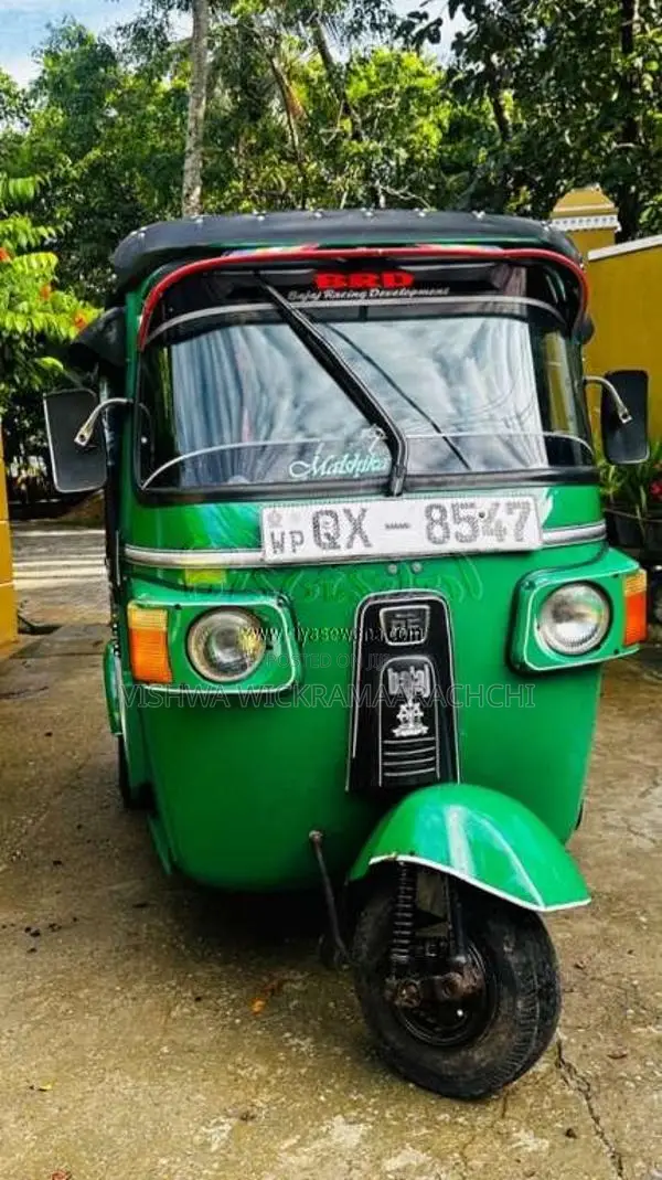 Bajaj 4 Stroke 2010 Three Wheel (Used)
