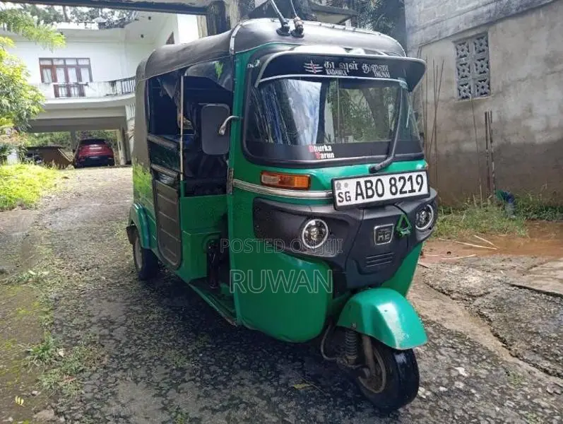 Bajaj RE 205 2016 Three Wheel (Used)