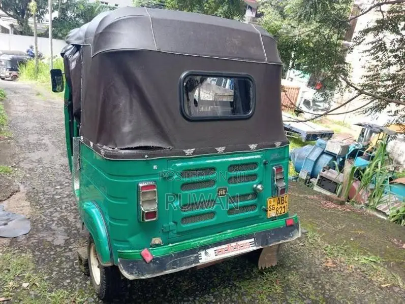 Bajaj RE 205 2016 Three Wheel (Used)