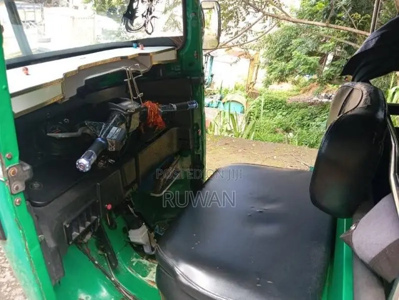 Bajaj RE 205 2016 Three Wheel (Used)