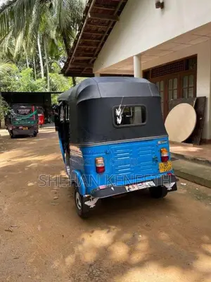 Bajaj RE 2 Stroke 2005 Three Wheel (Used)