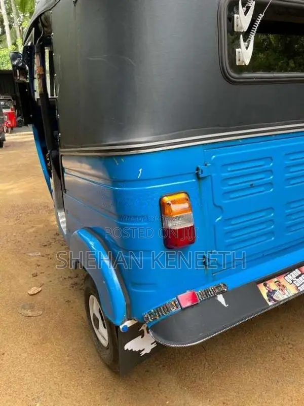 Bajaj RE 2 Stroke 2005 Three Wheel (Used)