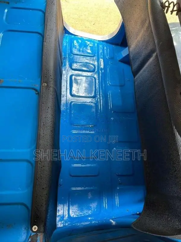 Bajaj RE 2 Stroke 2005 Three Wheel (Used)