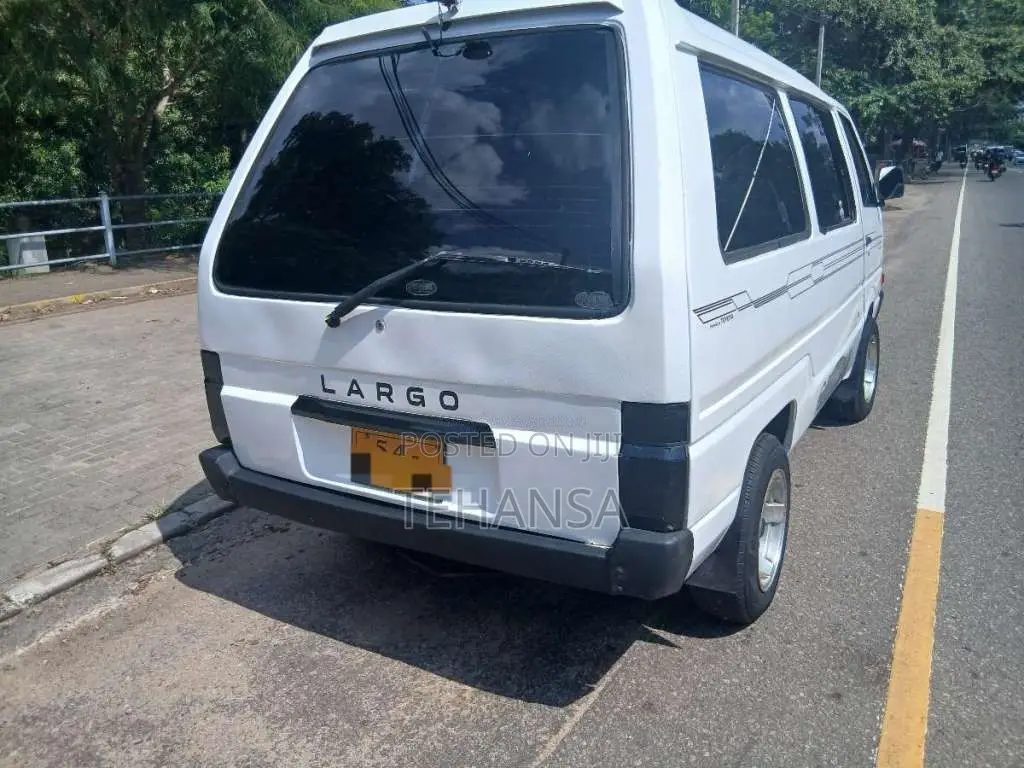 Nissan Largo 1989 Van (Used)