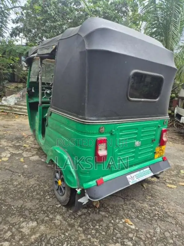 Bajaj 2 Stroke 2001 Three Wheel (Used)