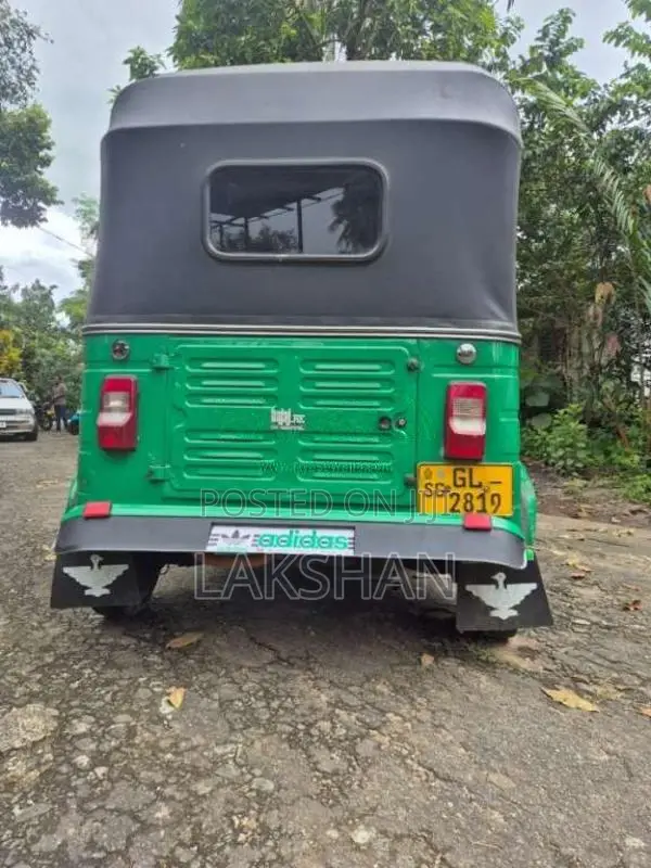 Bajaj 2 Stroke 2001 Three Wheel (Used)