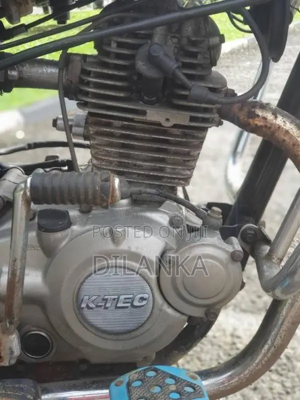 Bajaj Caliber 2004 Motorbike (Used)