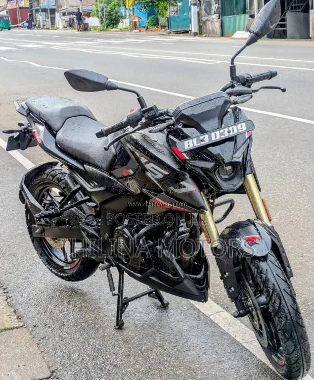 Bajaj Pulsar N160 2025 Motorbike (Used)