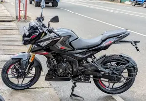 Bajaj Pulsar N160 2025 Motorbike (Used)
