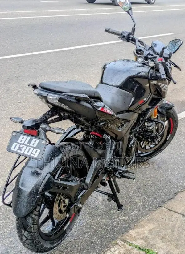 Bajaj Pulsar N160 2025 Motorbike (Used)