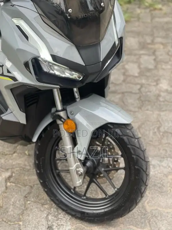 Honda ADV 160 Japan 2025 Motorbike (Used)