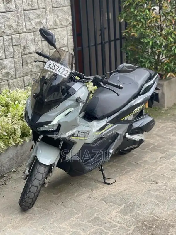 Honda ADV 160 Japan 2025 Motorbike (Used)