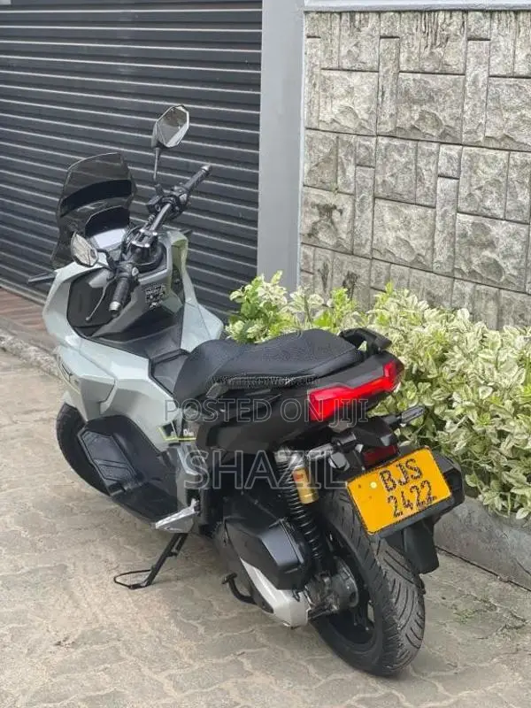 Honda ADV 160 Japan 2025 Motorbike (Used)