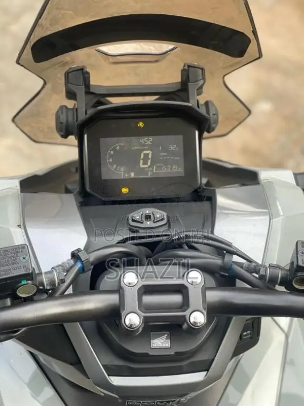 Honda ADV 160 Japan 2025 Motorbike (Used)