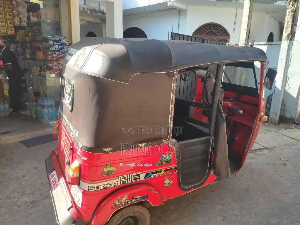 Bajaj RE 1999 Three Wheel (Used)