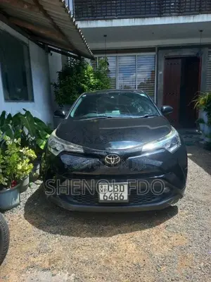 Toyota CHR 2016 SUV (Used)